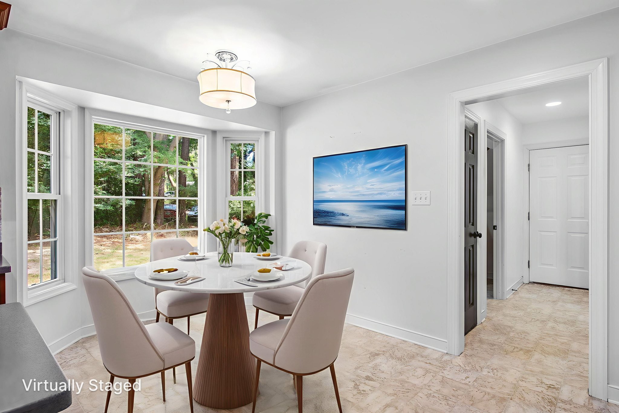 15-Casual Dining virtually staged.jpeg