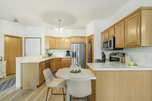  Photo 10