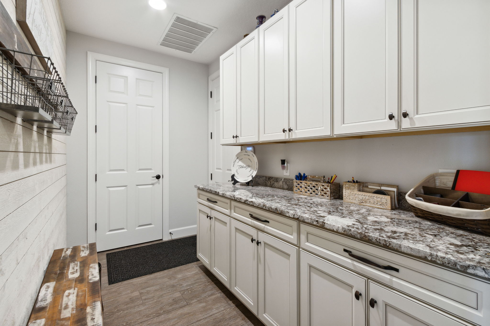 Butler's Pantry / Mudroom