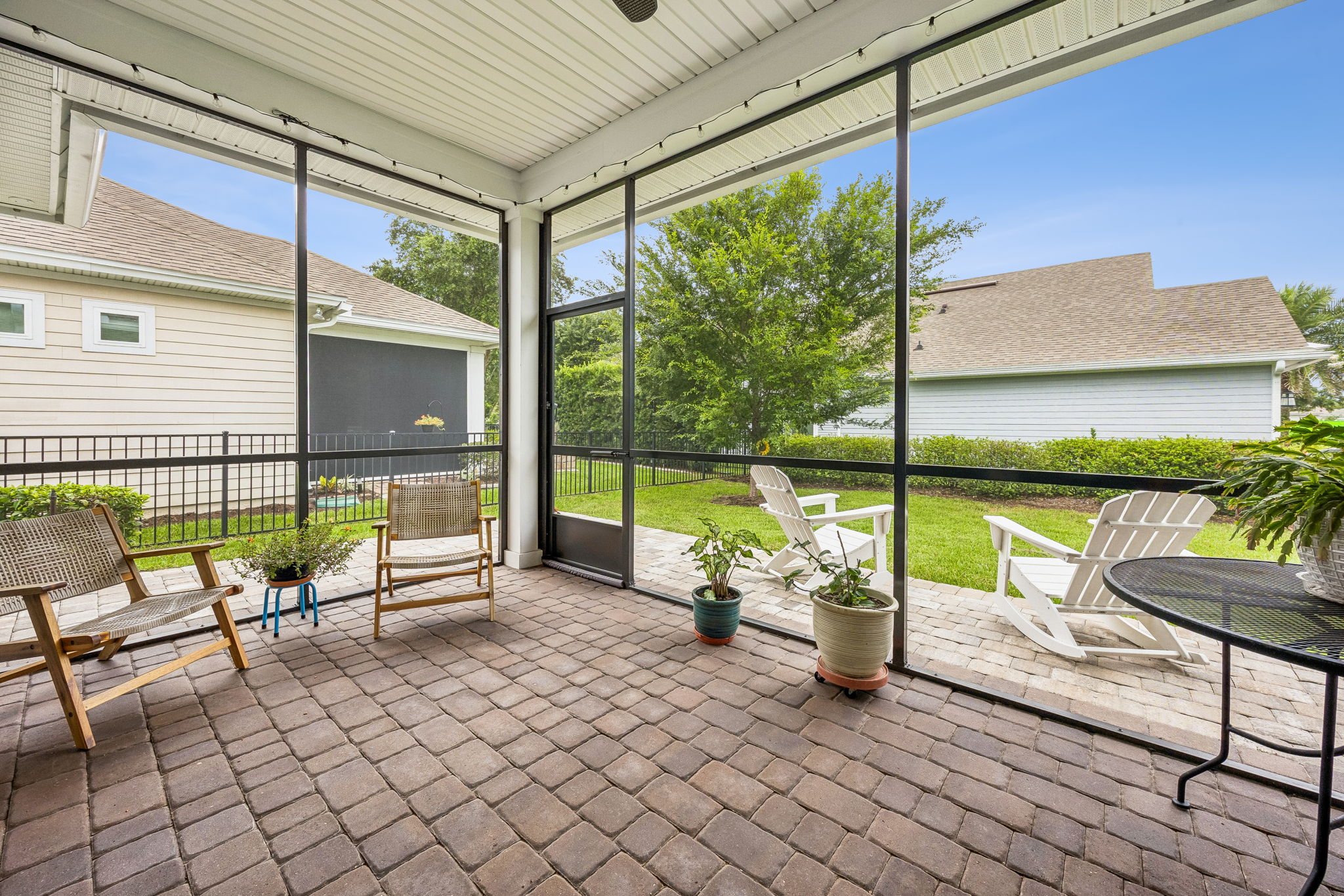 Screened-in Porch