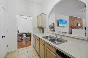 Arbor Hill Ct-S1610-016.jpg