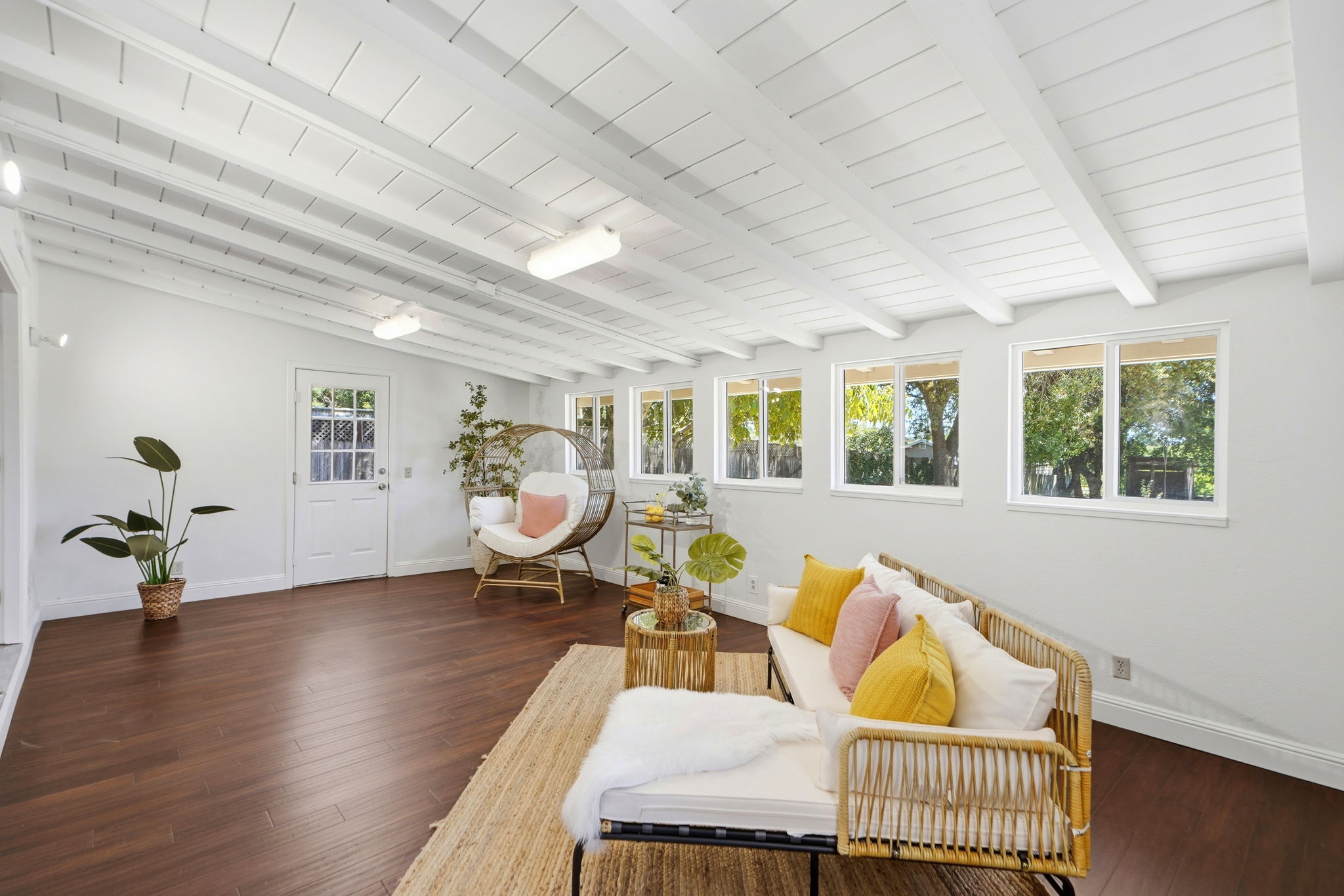 013_F8_8511 Sonoma Ave