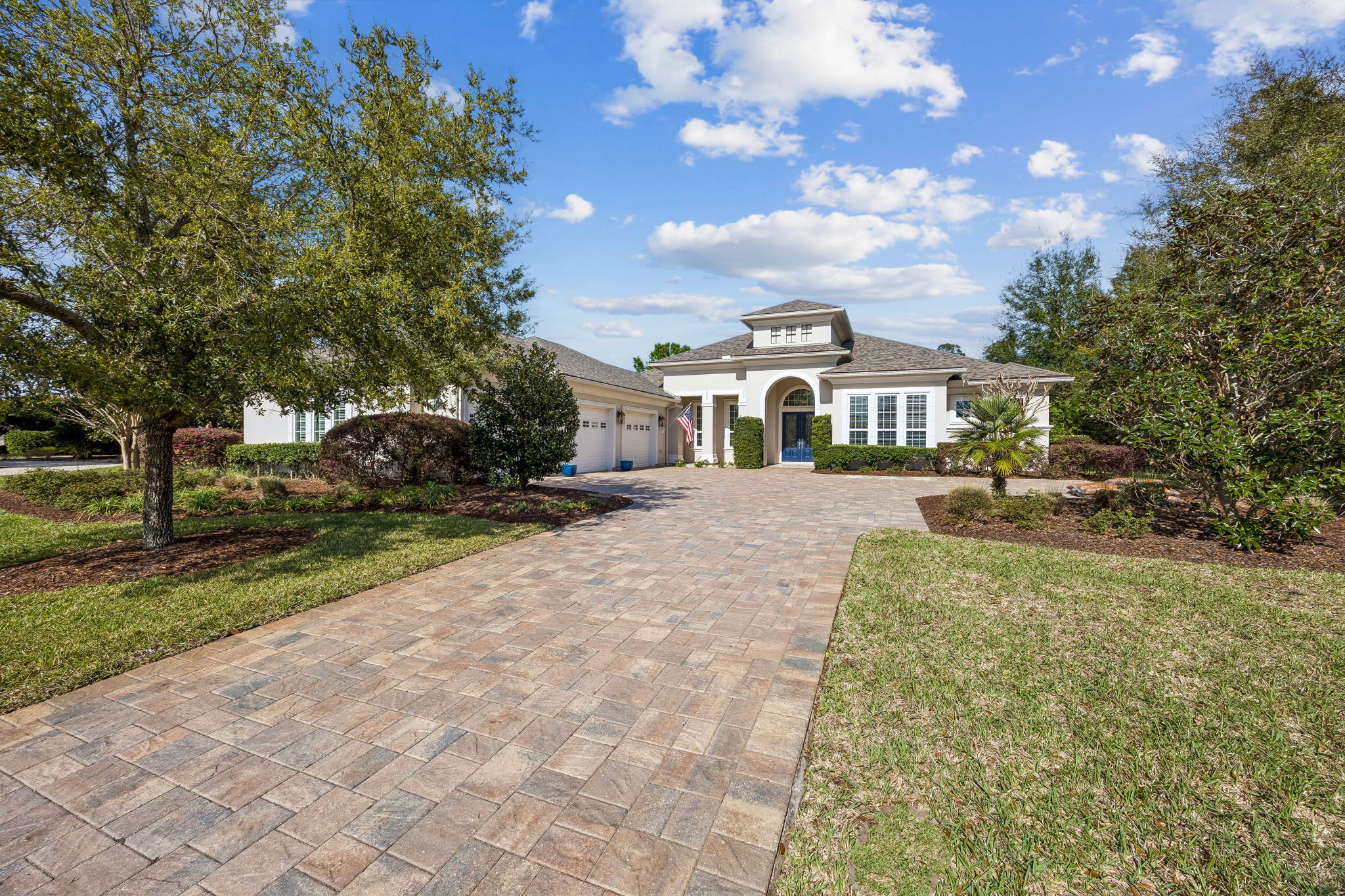 Welcome to 85126 Napeague Drive