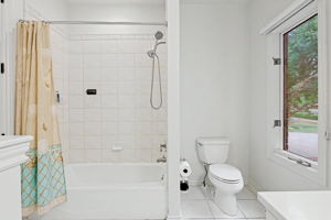  Photo 32