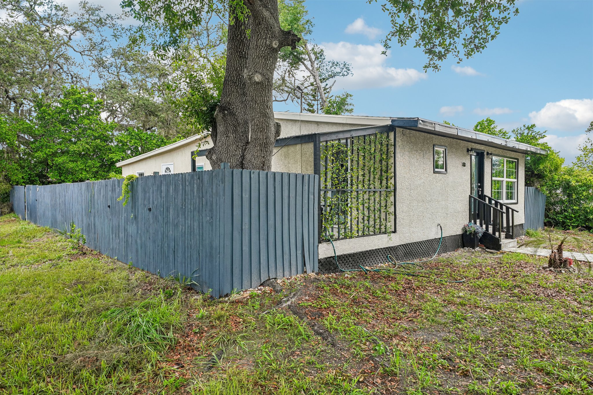 N Branch Ave-S1706-003.jpg