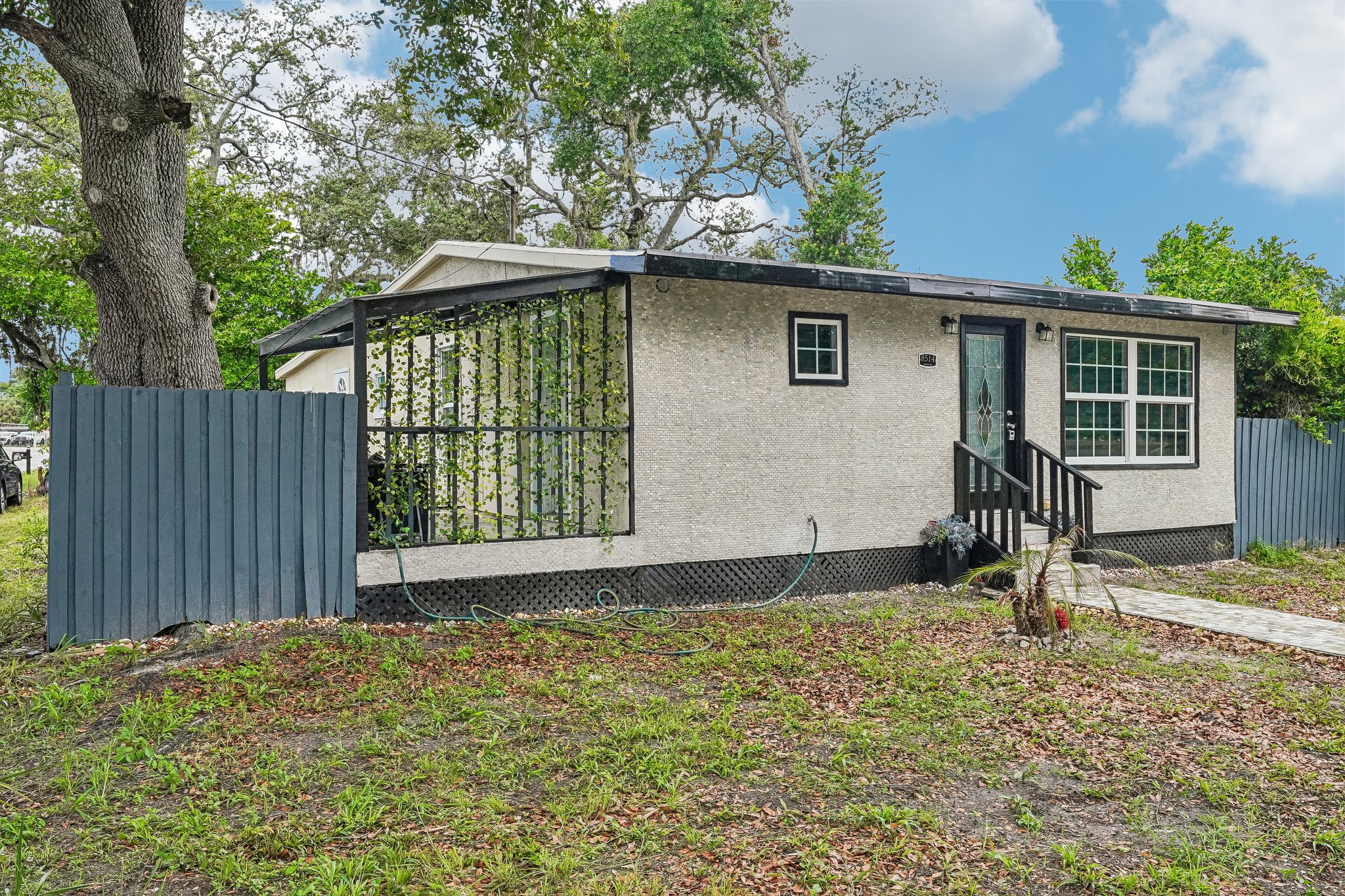 N Branch Ave-S1706-004.jpg