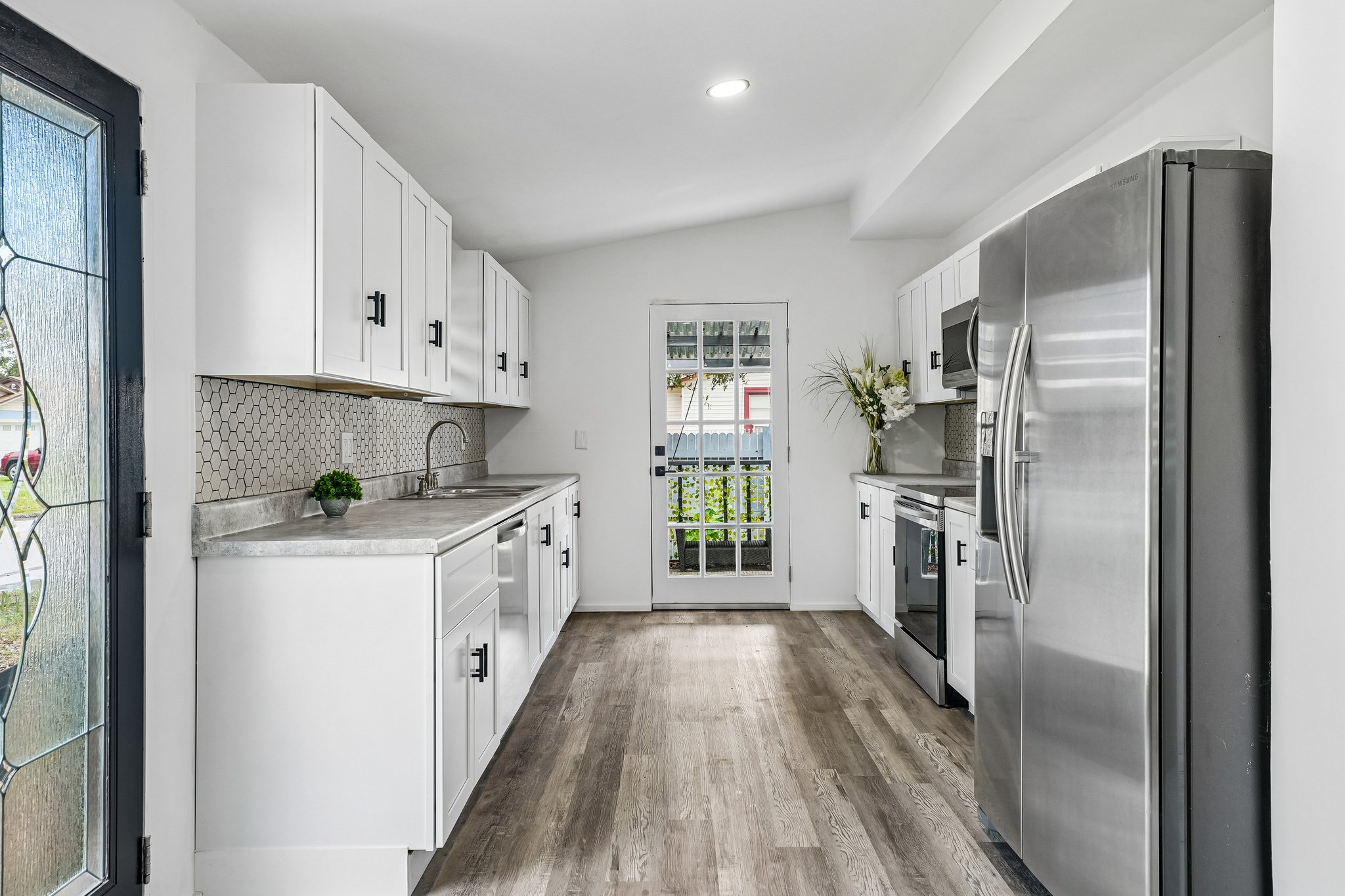 N Branch Ave-S1706-017.jpg