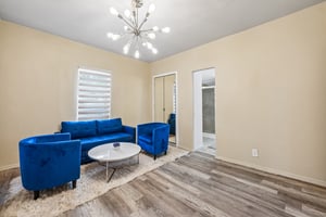 N Branch Ave-S1706-011.jpg