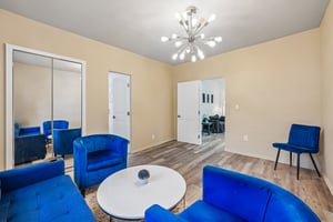 N Branch Ave-S1706-012.jpg