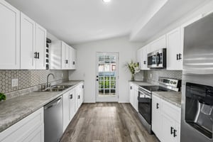 N Branch Ave-S1706-022.jpg