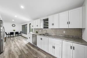 N Branch Ave-S1706-024.jpg