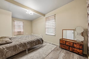 N Branch Ave-S1706-032.jpg