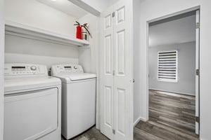N Branch Ave-S1706-037.jpg