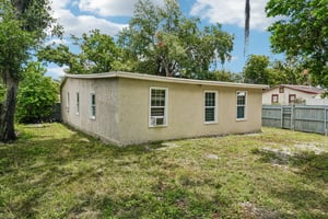 N Branch Ave-S1706-058.jpg