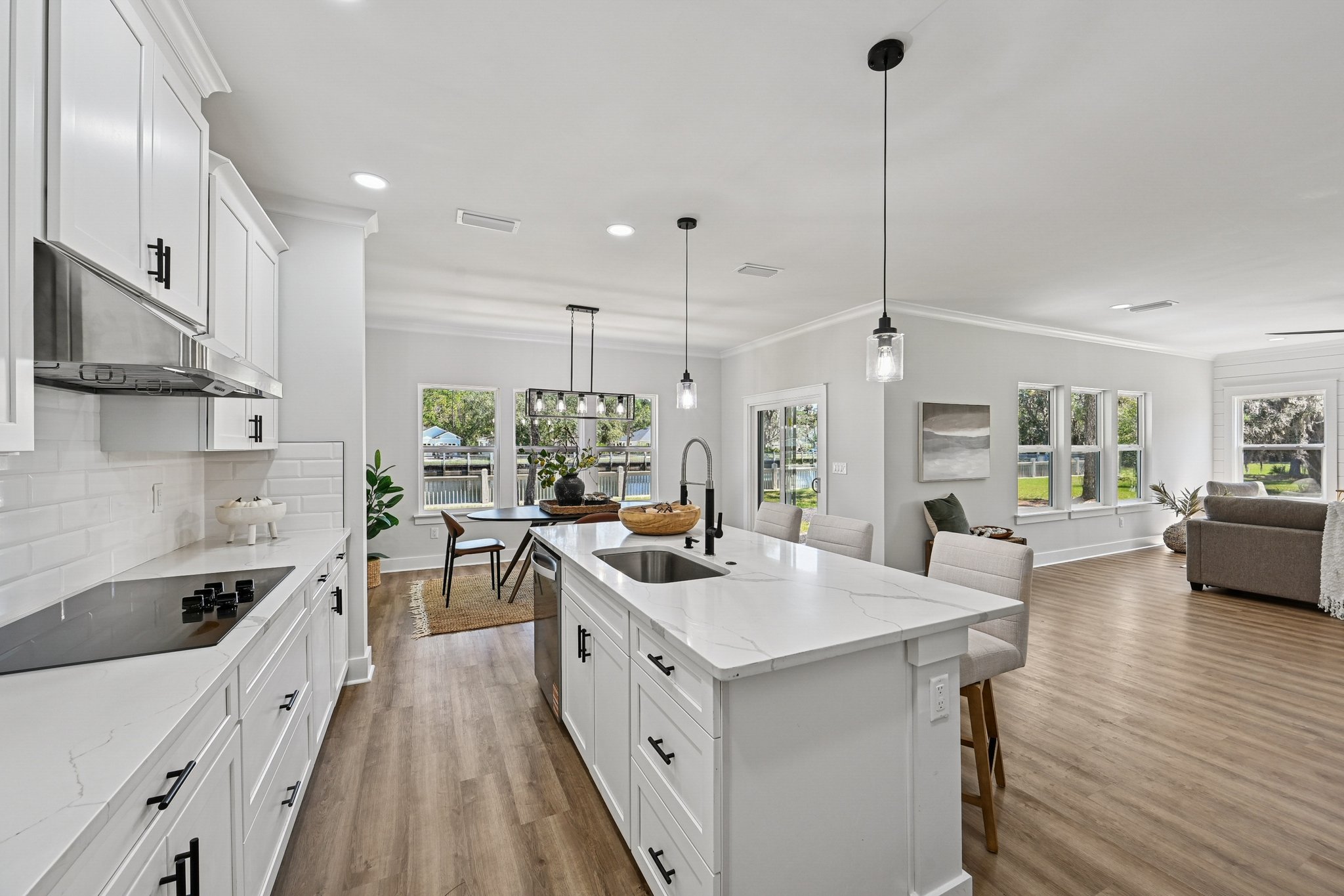 Southern Creek Blvd-S1710-018.jpg