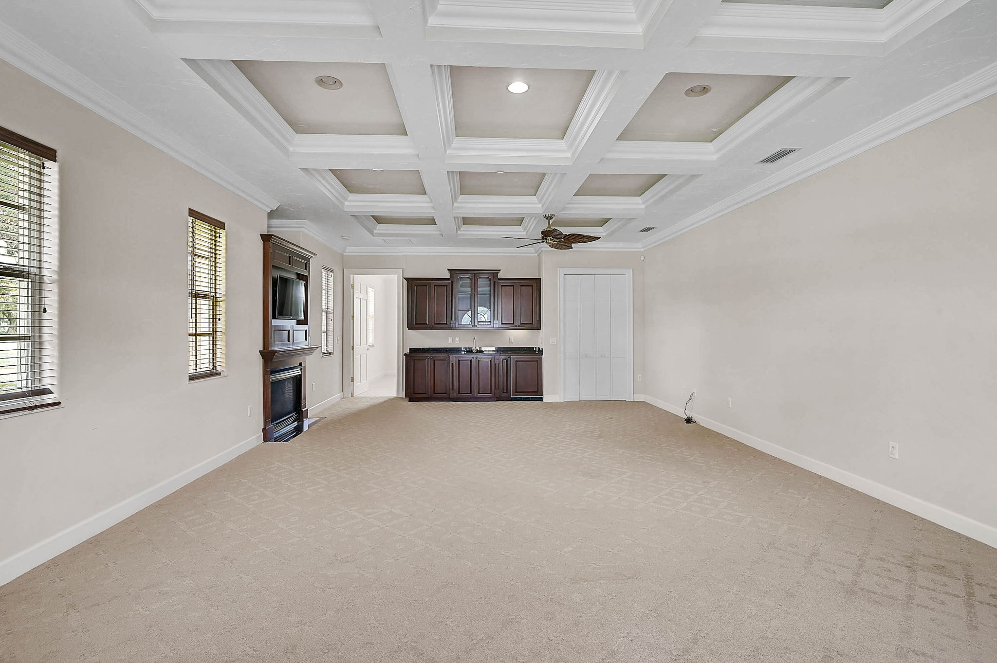 852 Macewen Dr-14