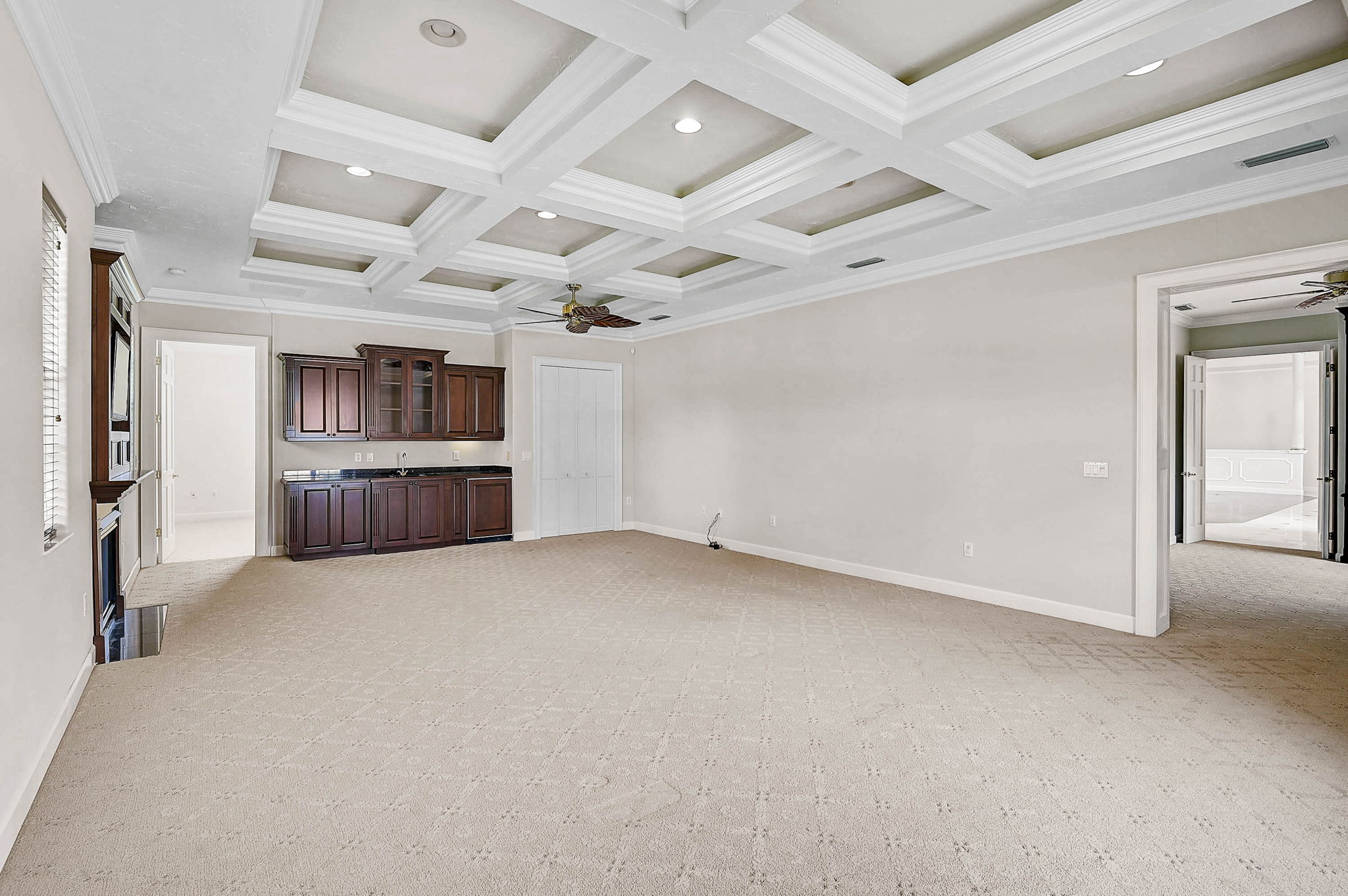 852 Macewen Dr-15