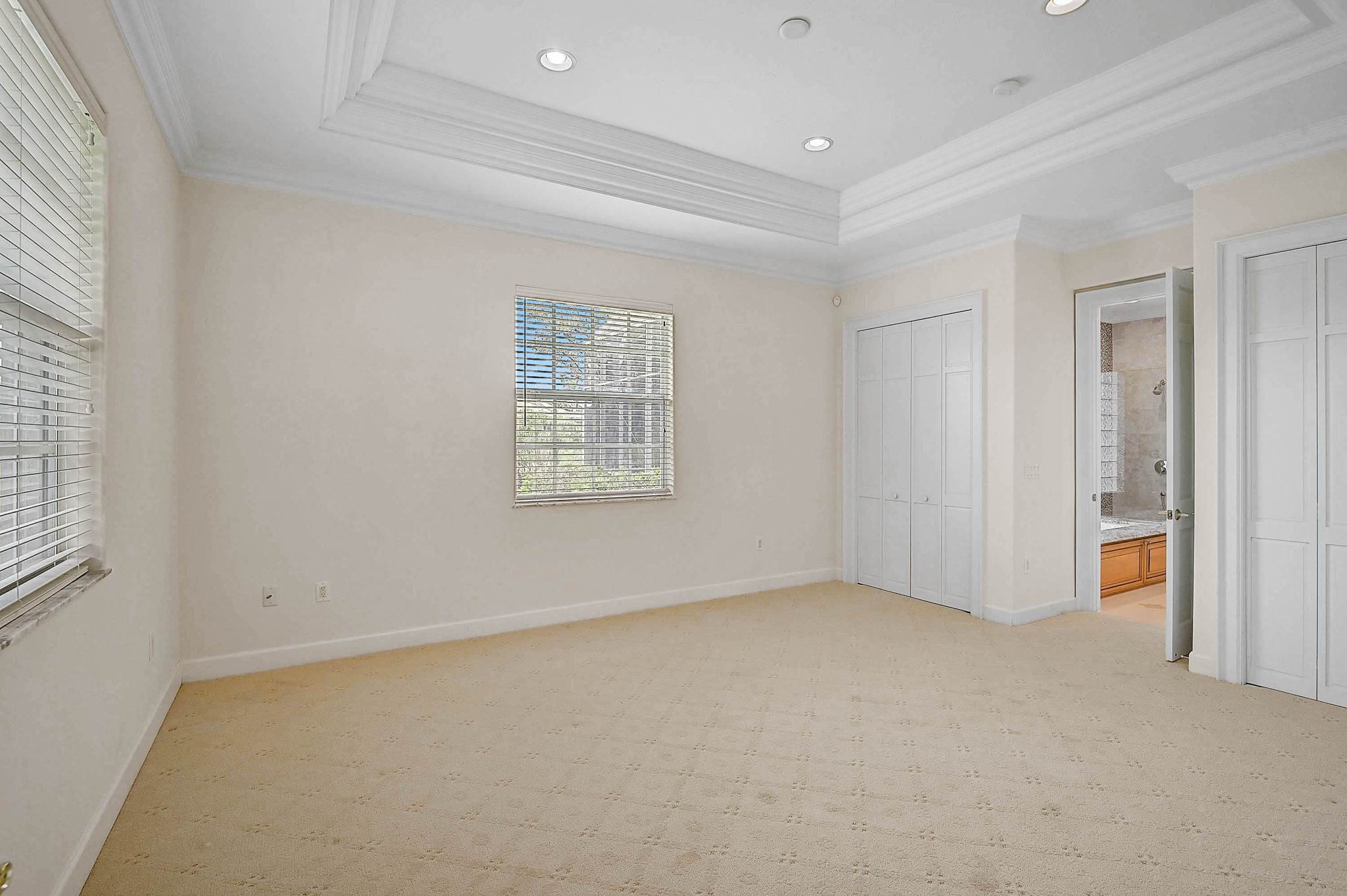 852 Macewen Dr-20