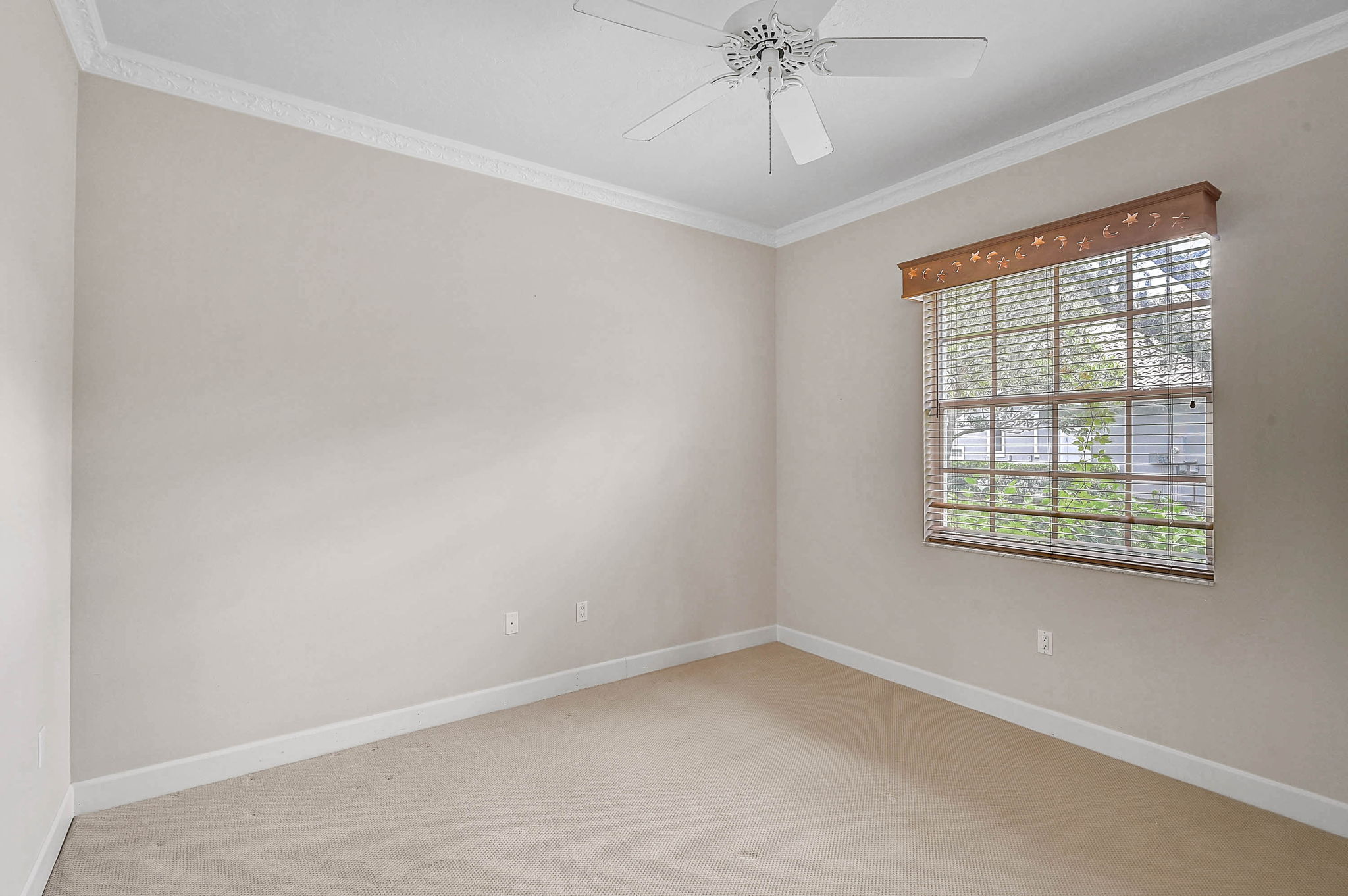 852 Macewen Dr-29