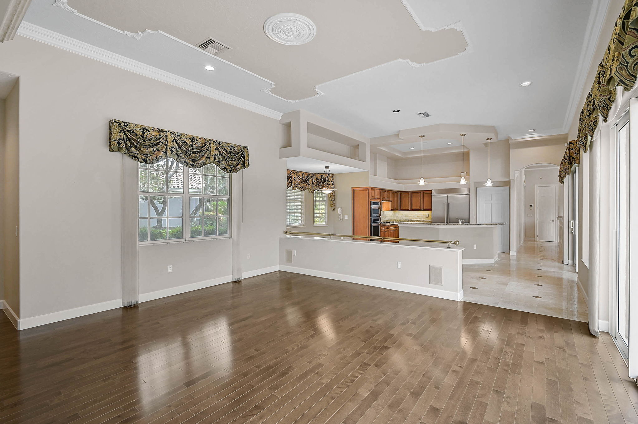 852 Macewen Dr-42