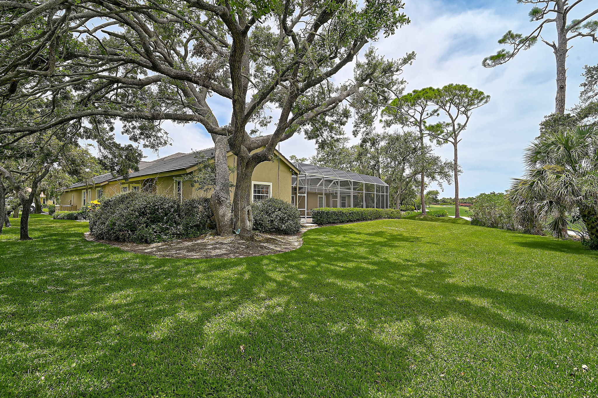 852 Macewen Dr-54