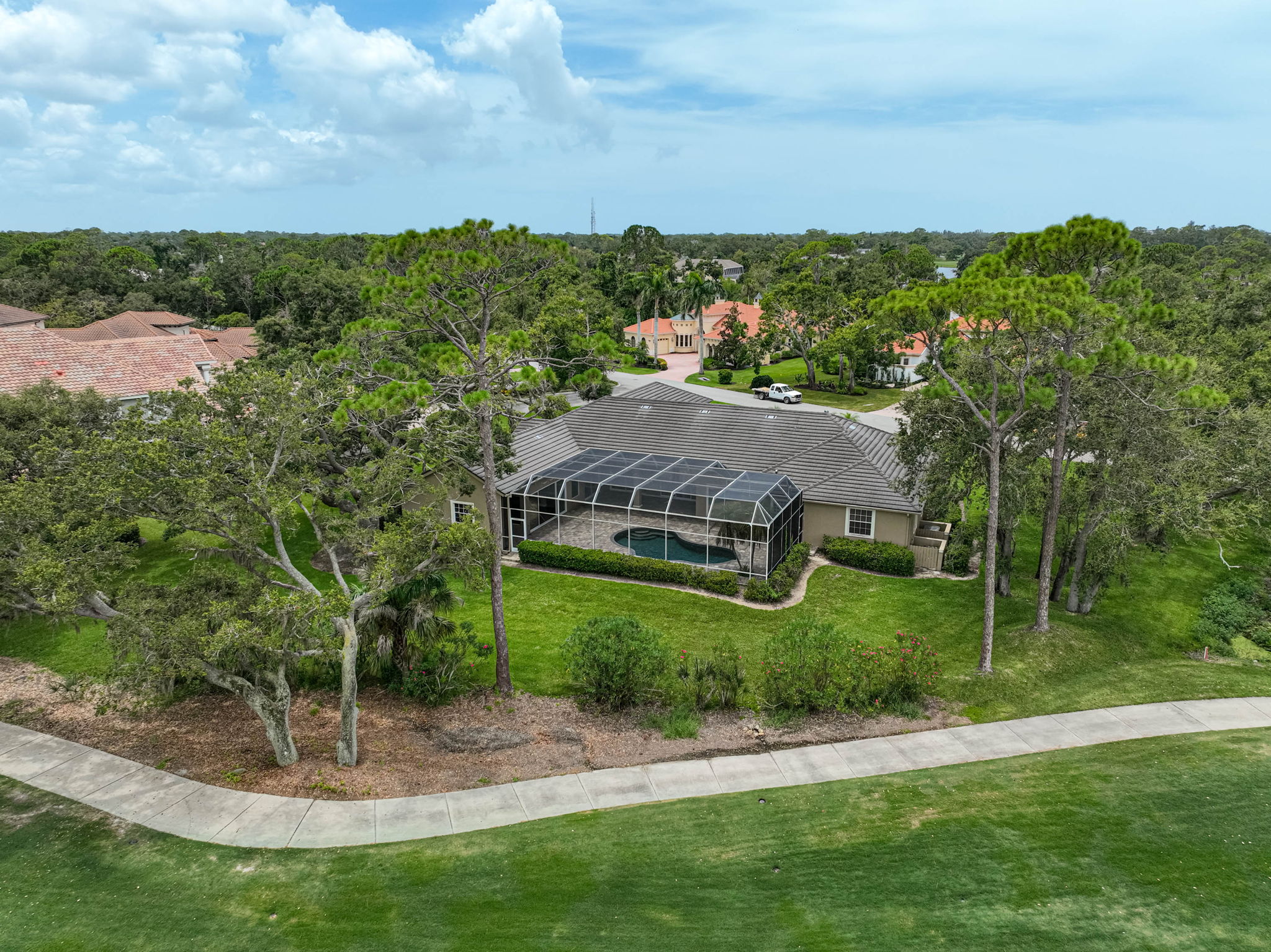852 Macewen Dr-61