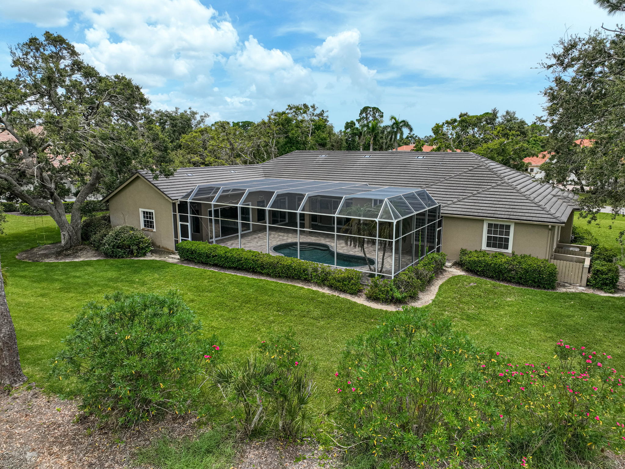 852 Macewen Dr-62