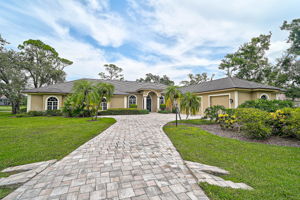 852 Macewen Dr-6