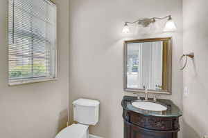 852 Macewen Dr-11