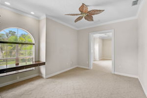 852 Macewen Dr-12