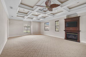 852 Macewen Dr-17