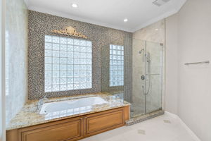 852 Macewen Dr-27