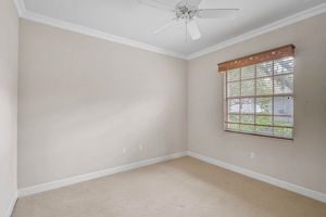 852 Macewen Dr-29