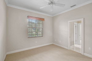 852 Macewen Dr-30