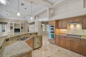 852 Macewen Dr-40