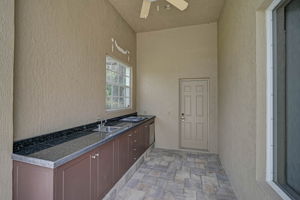 852 Macewen Dr-48