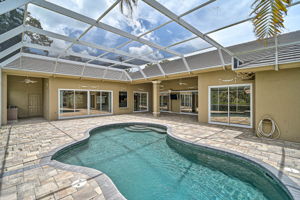 852 Macewen Dr-52
