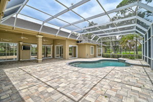 852 Macewen Dr-53