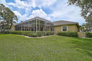 852 Macewen Dr-56