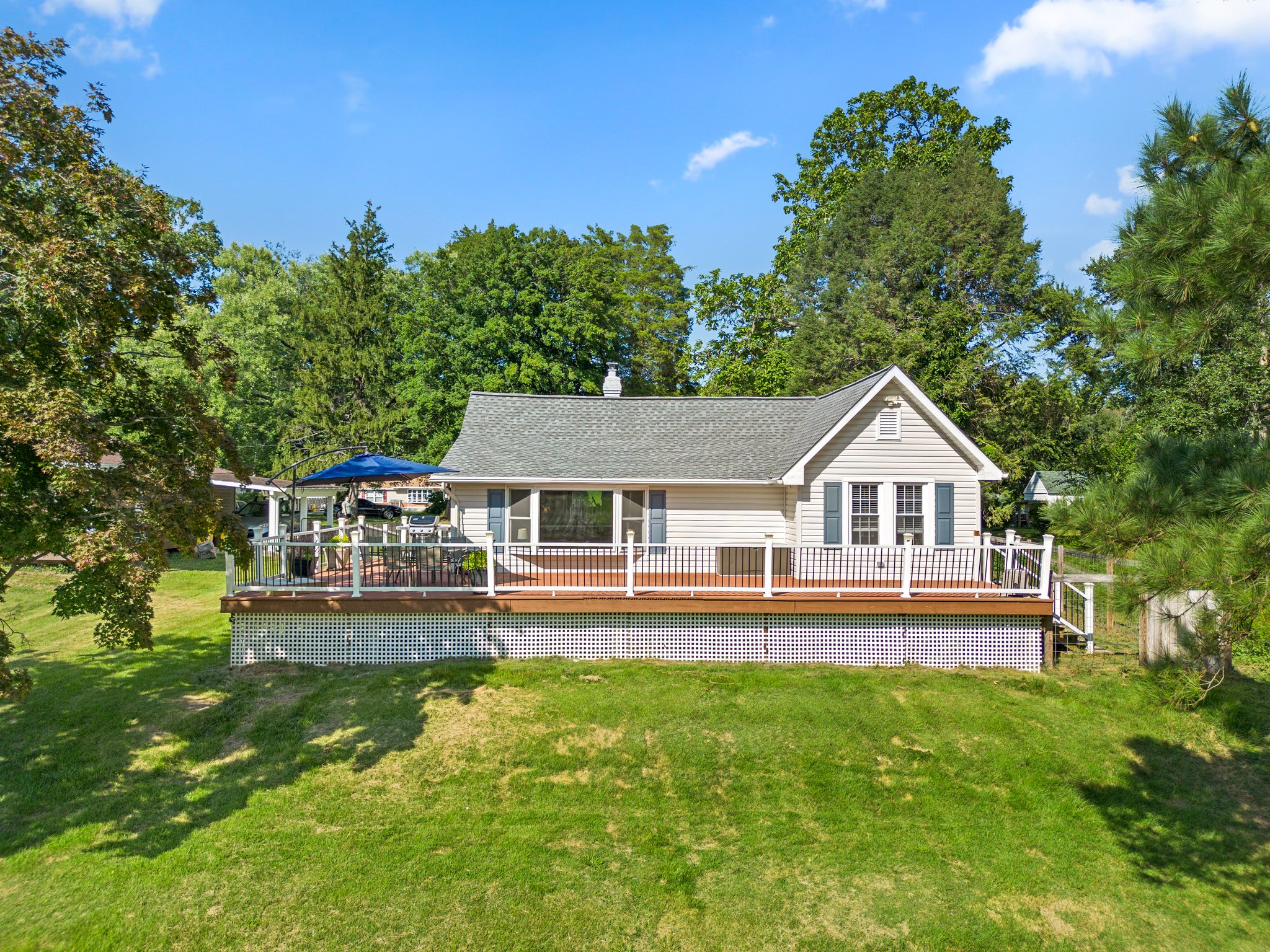 39. Back exteriors.jpg