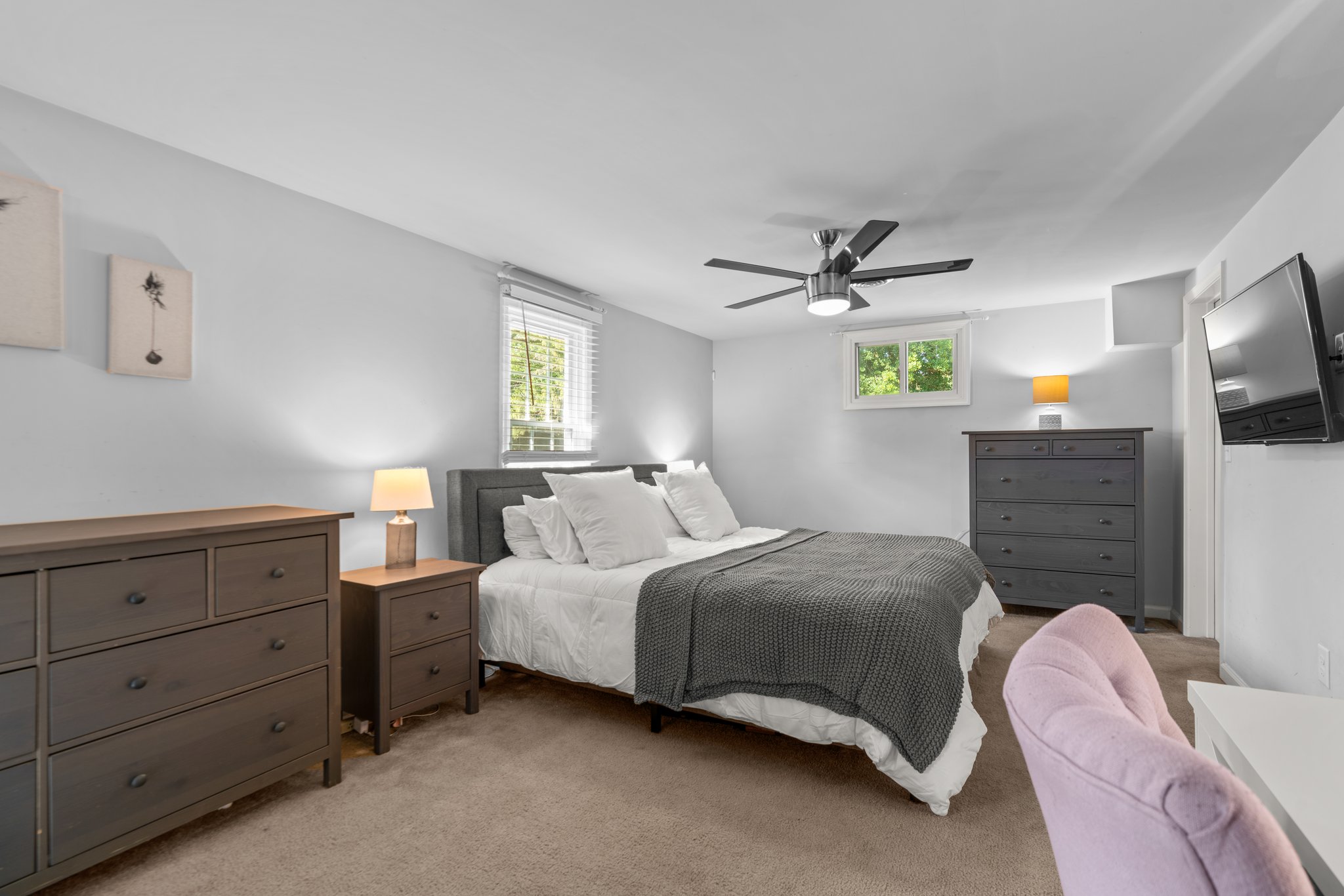 32. main bedroom.jpg