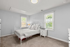 24. main bedroom.jpg