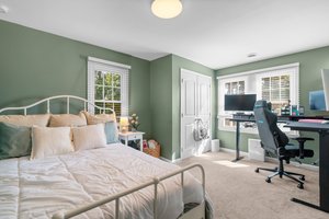 27. main bedroom.jpg