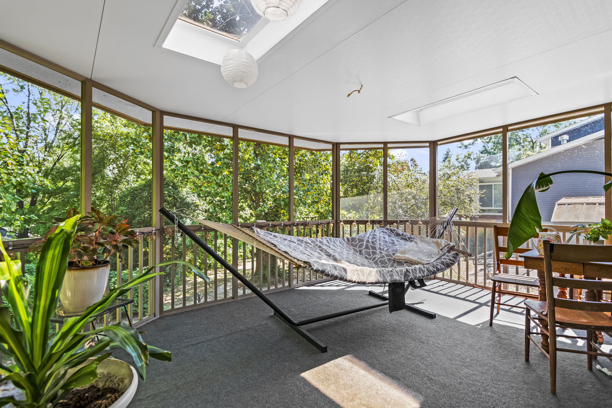 Screened-in Porch
