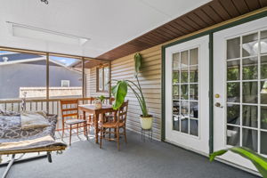 Screened-in Porch