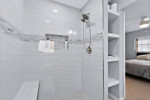  Photo 36