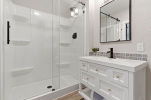  Photo 46