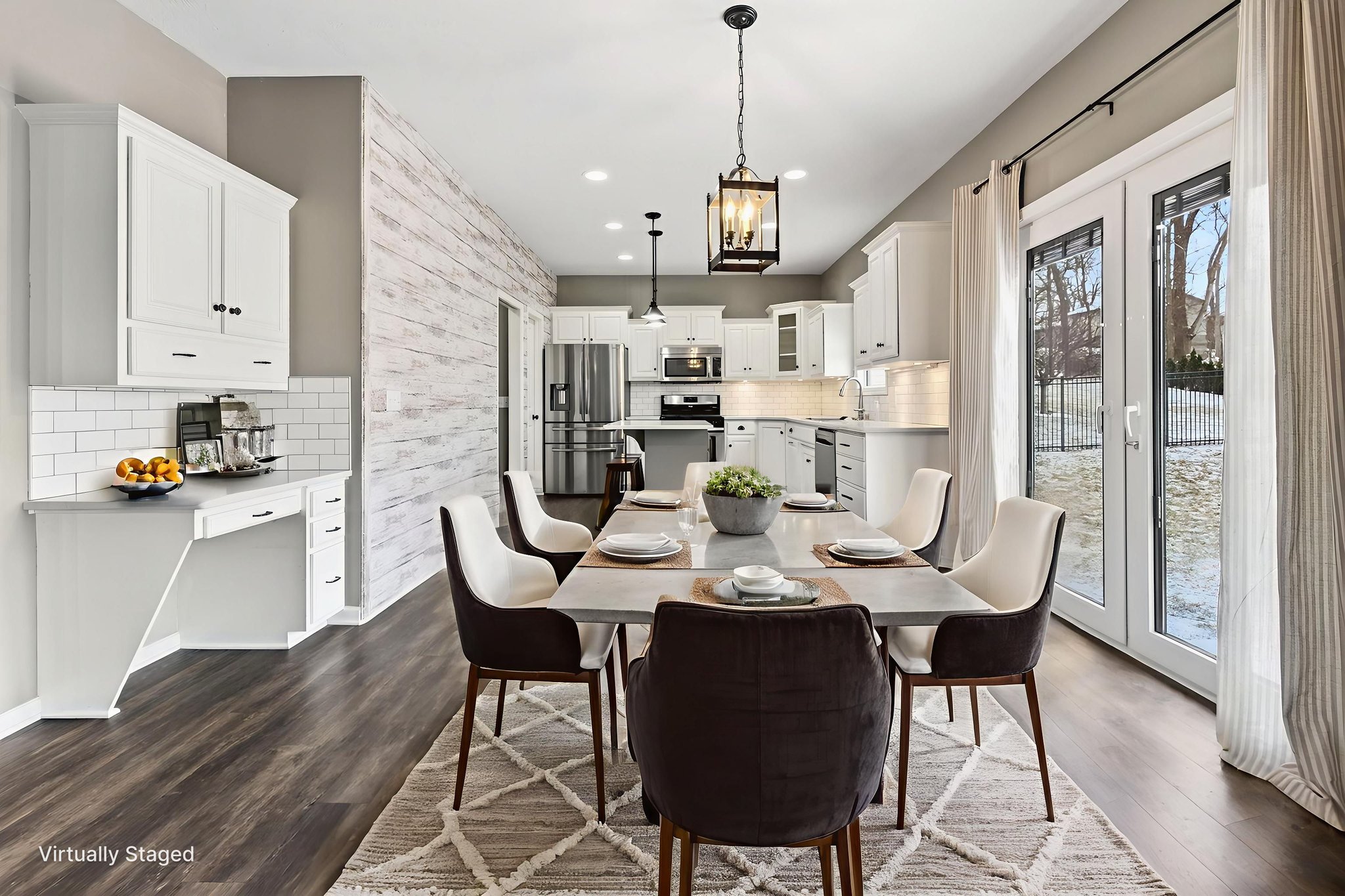 DSC04153 virtually staged.jpeg