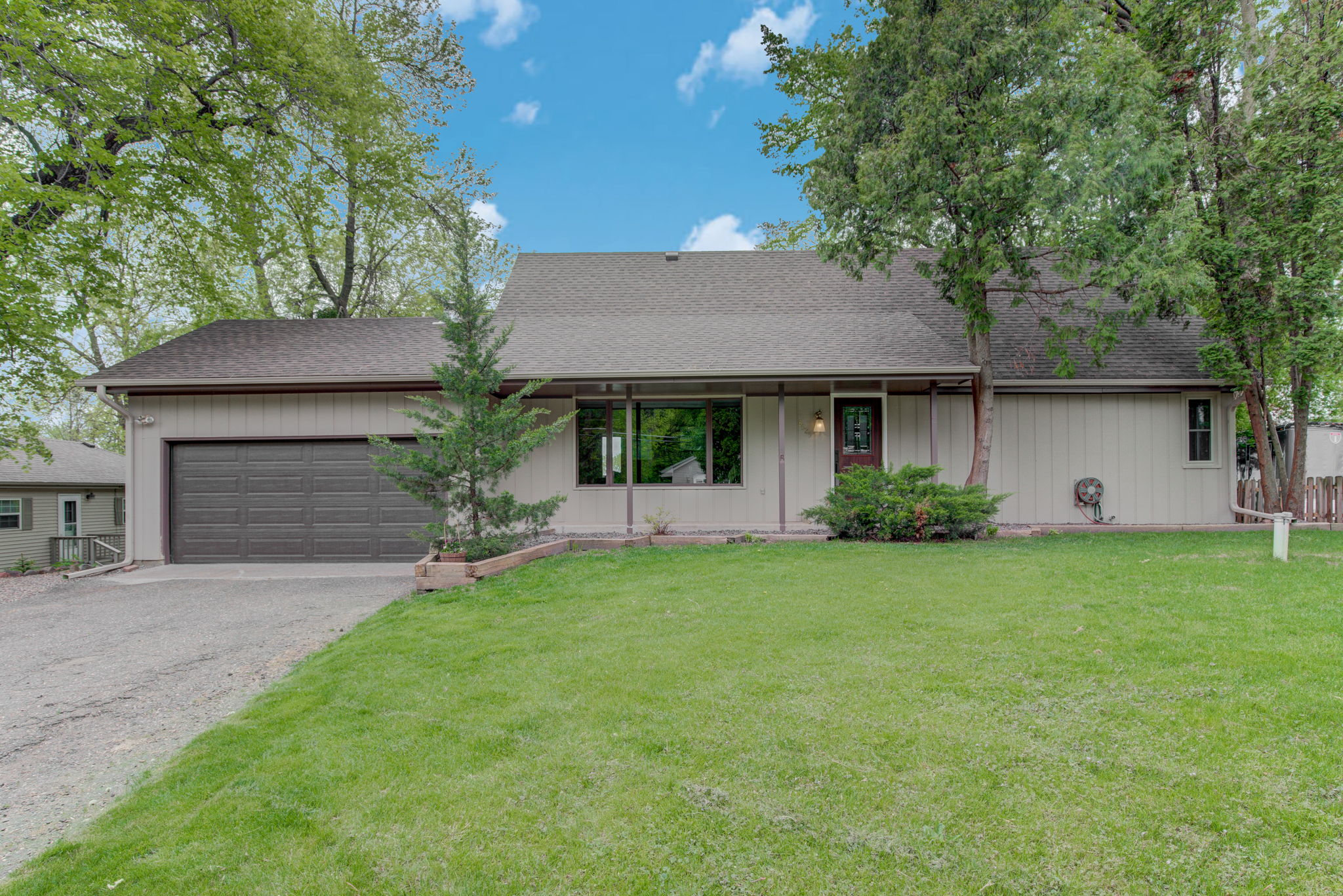 8525 N Shore Trail, Forest Lake, MN 55025, US