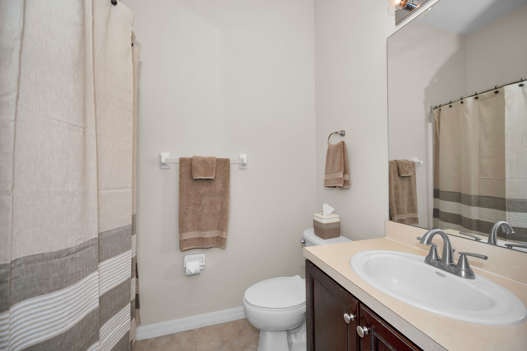 Upper Level Bathroom2